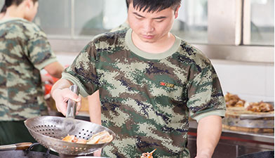 退伍军人学厨师-徐州新东方